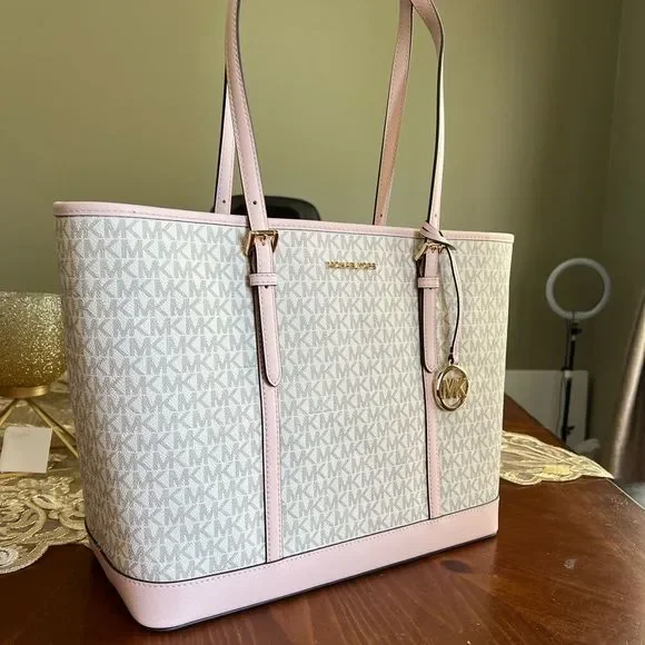 Michael Kors LG travel tote - Picture 1 of 13